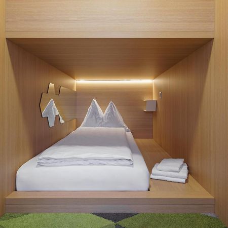 The Lab Capsule Hotel Thun Exterior photo